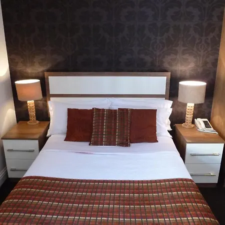 The White Lady Hotell 2*