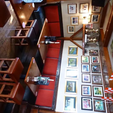 Hotell The White Lady 2*